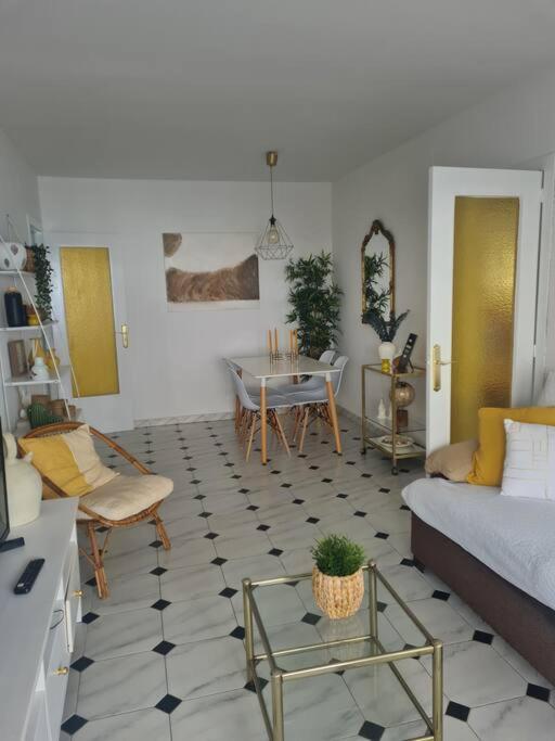 Nice Beachside 2-Bd Apt Near Barcelona Cunit Eksteriør billede