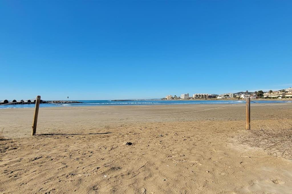 Nice Beachside 2-Bd Apt Near Barcelona Cunit Eksteriør billede